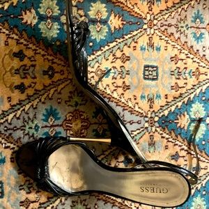 Pre-owned guess heels